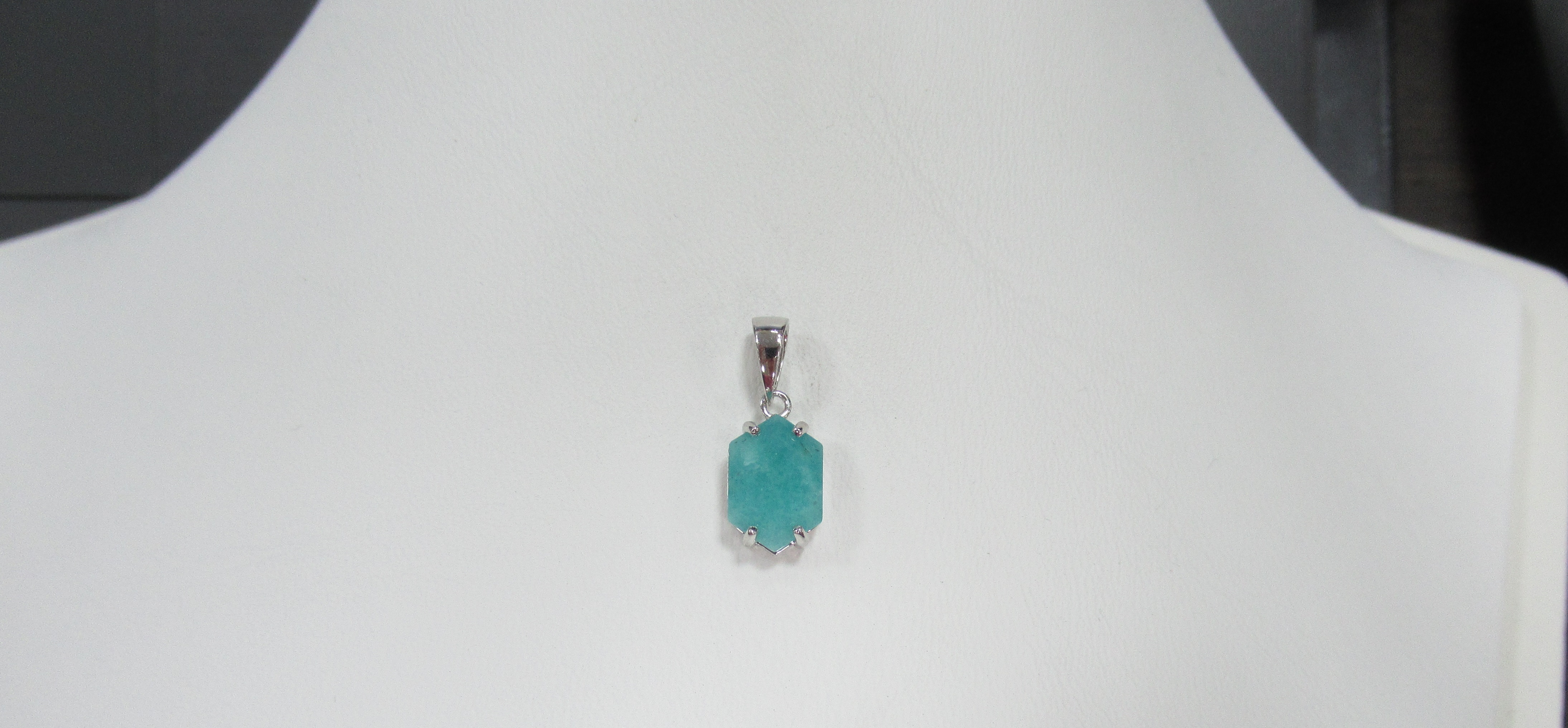 Серебряная подвеска с амазонитом